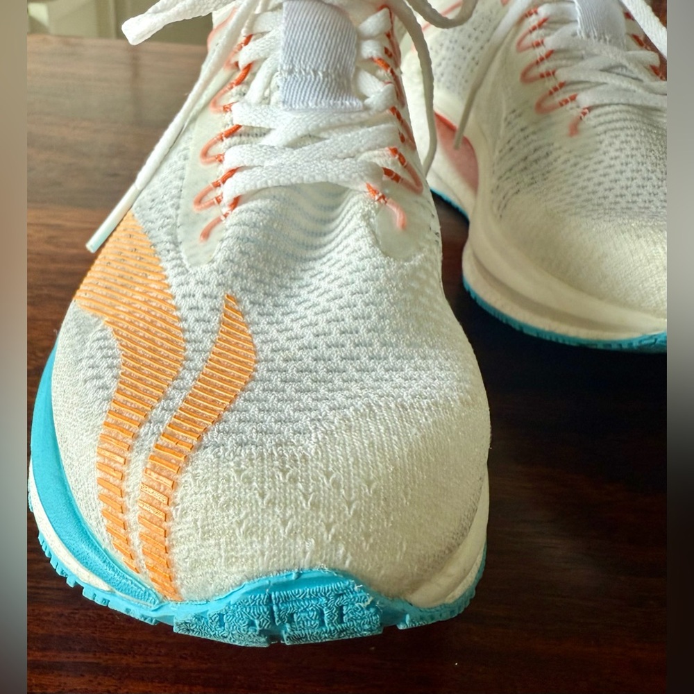 Li-Ning Essential Sneakers in White, Blue, and Orange - Picture 2 of 10
